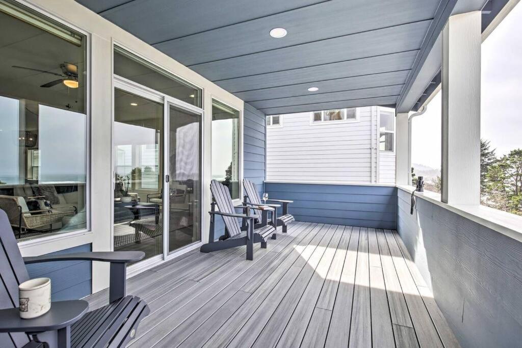 Modern Oregon Retreat W/ Deck, Hot Tub, Ocean View Depoe Bay Kültér fotó